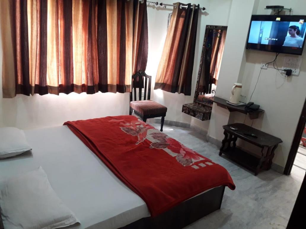 Hotel Hari Home Удайпур Екстериор снимка